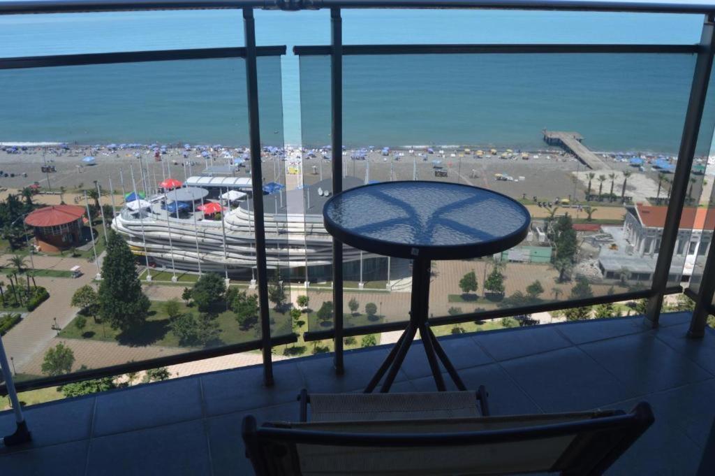 Orbi Luxury Apartments Batumi Luaran gambar
